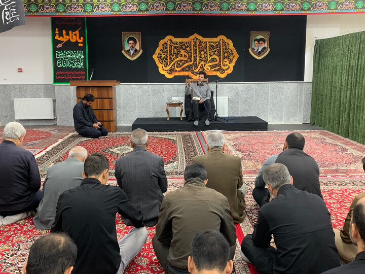 تصاویر / برگزاری مراسم روضه ایام فاطمیه در دفتر امام جمعه ملایر
