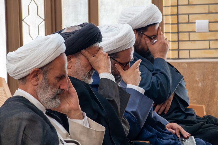 تصاویر/ دیدار مشاور رئیس جمهور در امور روحانیت با طلاب و روحانیون استان کرمان