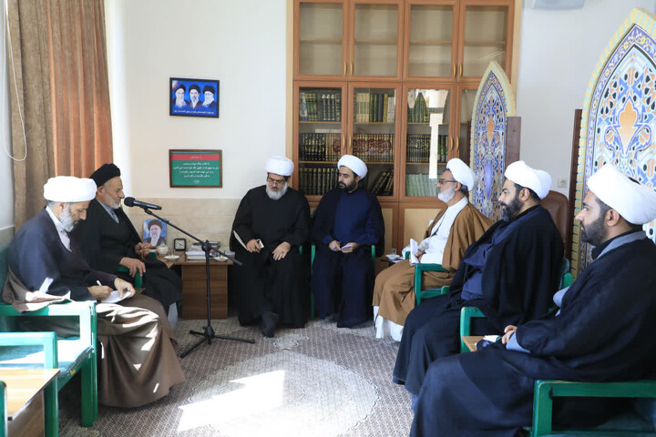 دیدار مدیر و معاونین حوزه علمیه خراسان جنوبی با نماینده ولی فقیه