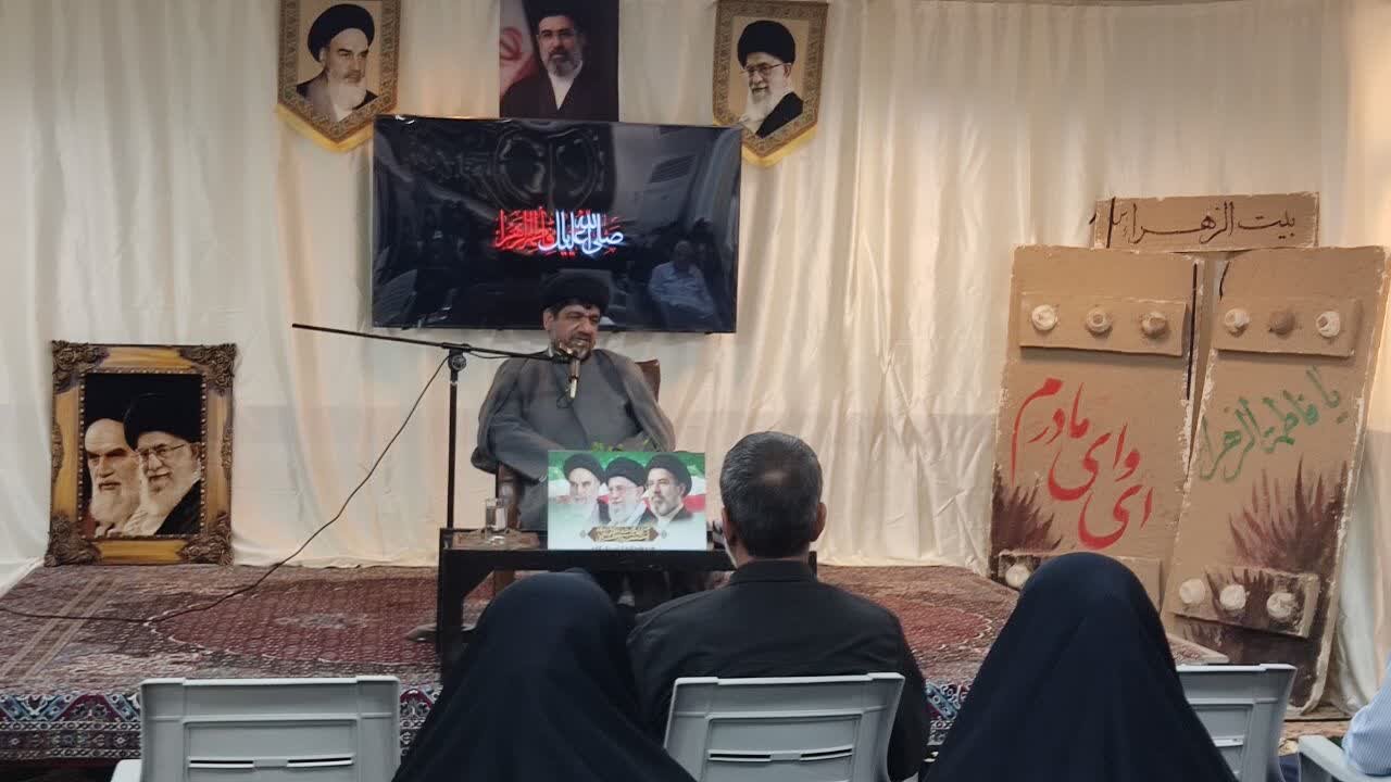 تصاویر/ برگزاری نشست فاطمی در مدرسه علمیه خواهران گناوه