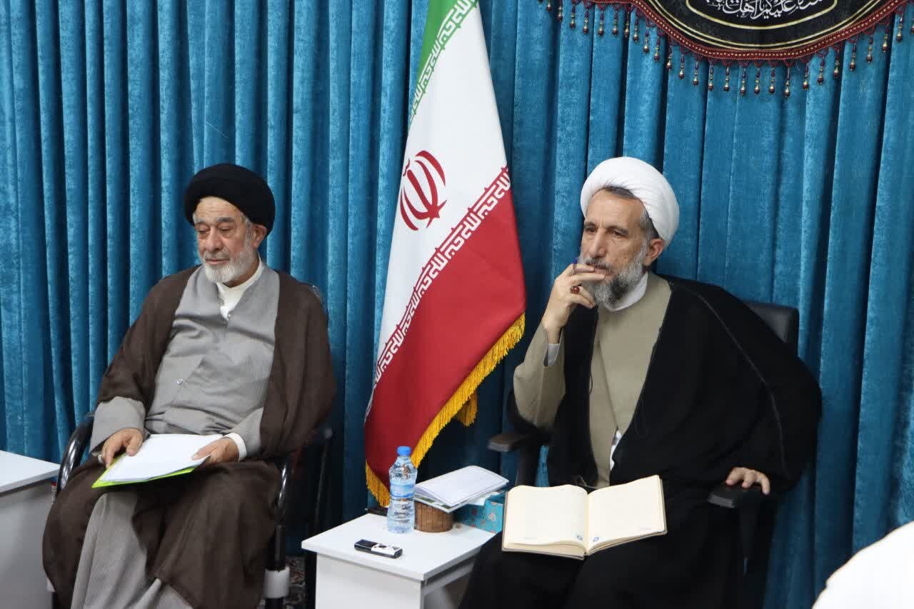 نماز یکی از لحظات ناب بندگی است/لزوم پاسخگویی ائمه جمعه و جماعات به شبهات دینی