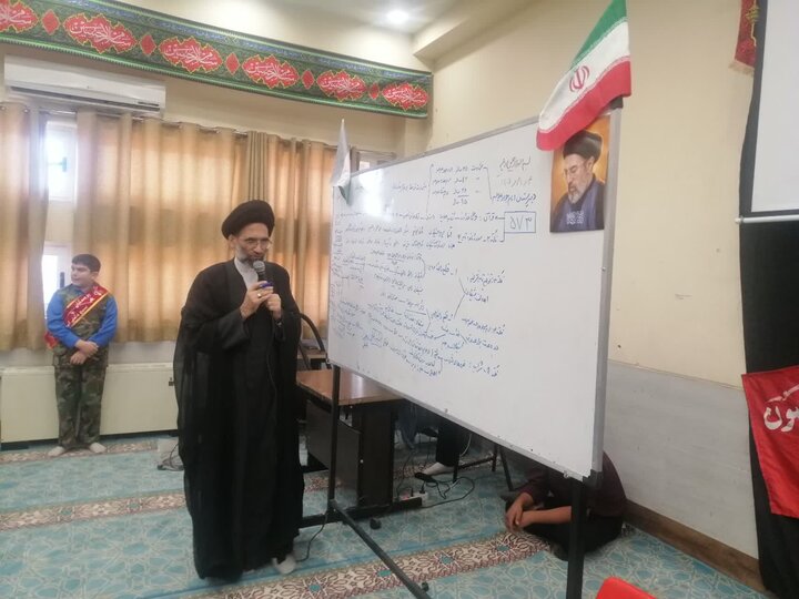 تصاویر/ حضور و سخنرانی نماینده ولی فقیه در کاشان در جمع دانش آموزان دبیرستانهای پسرانه امام جواد(ع)و شهیدبهشتی