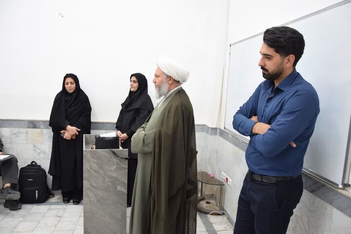 تصاویر/حضور امام جمعه آران و بیدگل، در مراسم زنگ پدافند غیرعامل دبیرستان حاج محمدشبان و حضور در مدارس مدرسه صباح و ثمین