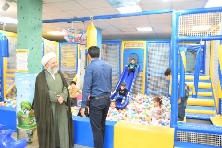 تصاویر/حضور امام جمعه آران و بیدگل، در مراسم زنگ پدافند غیرعامل دبیرستان حاج محمدشبان و حضور در مدارس مدرسه صباح و ثمین