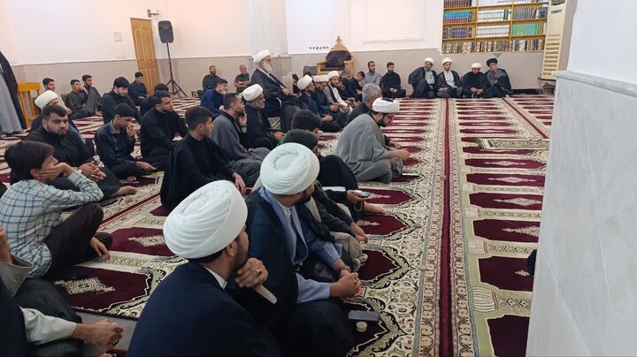 دیدار نماینده ولی‌فقیه در خوزستان با طلاب حوزه علمیه سیدالشهدا(ع) خرمشهر