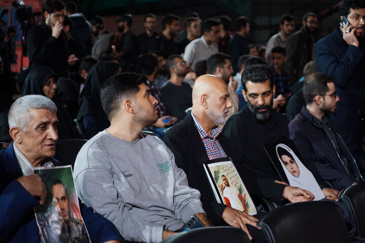 تصاویر/ تجلیل از مدال‌آوران المپیادهای علمی و قهرمانان ورزشی در کشوردوست
