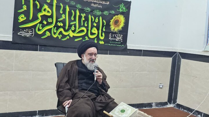تصاویر/  چهارمین جلسه از سلسله جلسات درس اخلاق در مدرسه علمیه امیرالمومنین (ع) رودبارجنوب