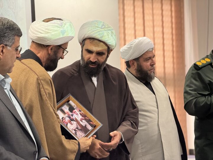 تصاویر/ تقدیر و تجلیل از برترین های پژوهشی مدرسه علمیه آستانه اشرفیه
