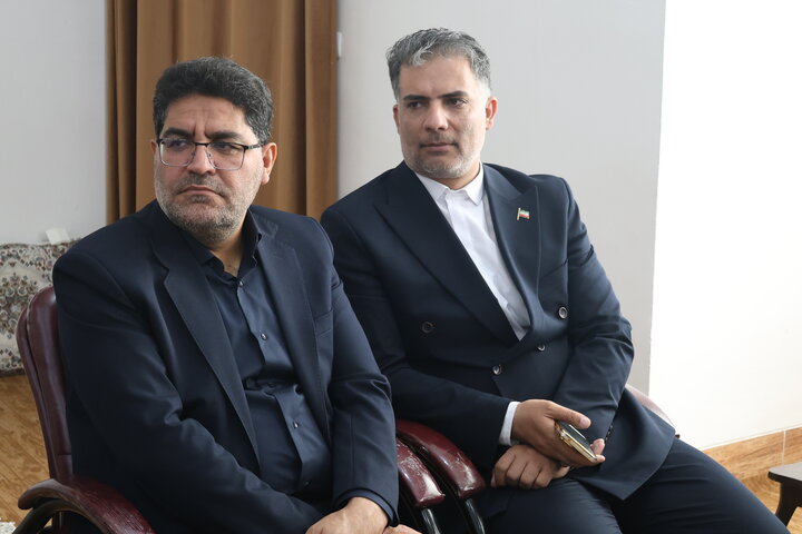 تصاویر/ دیدار رئیس سازمان زندان‌ها و اقدامات تأمینی و تربیتی کشور با نماینده ولی‌فقیه در چهارمحال و بختیاری