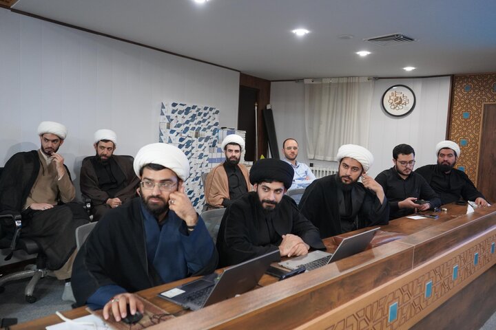کرسی علمی ترویجی با موضوع بررسی فقهی استفاده از سلاح کشتار جمعی