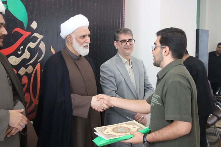 تصاویر /  تجلیل از رتبه‌های برتر کنکور ۱۴۰۵ جزیره کیش