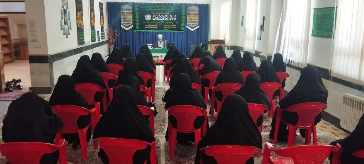 حضرت زهرا (س) الگوی جامع بشریت در دفاع از حق و جهاد تبیین است