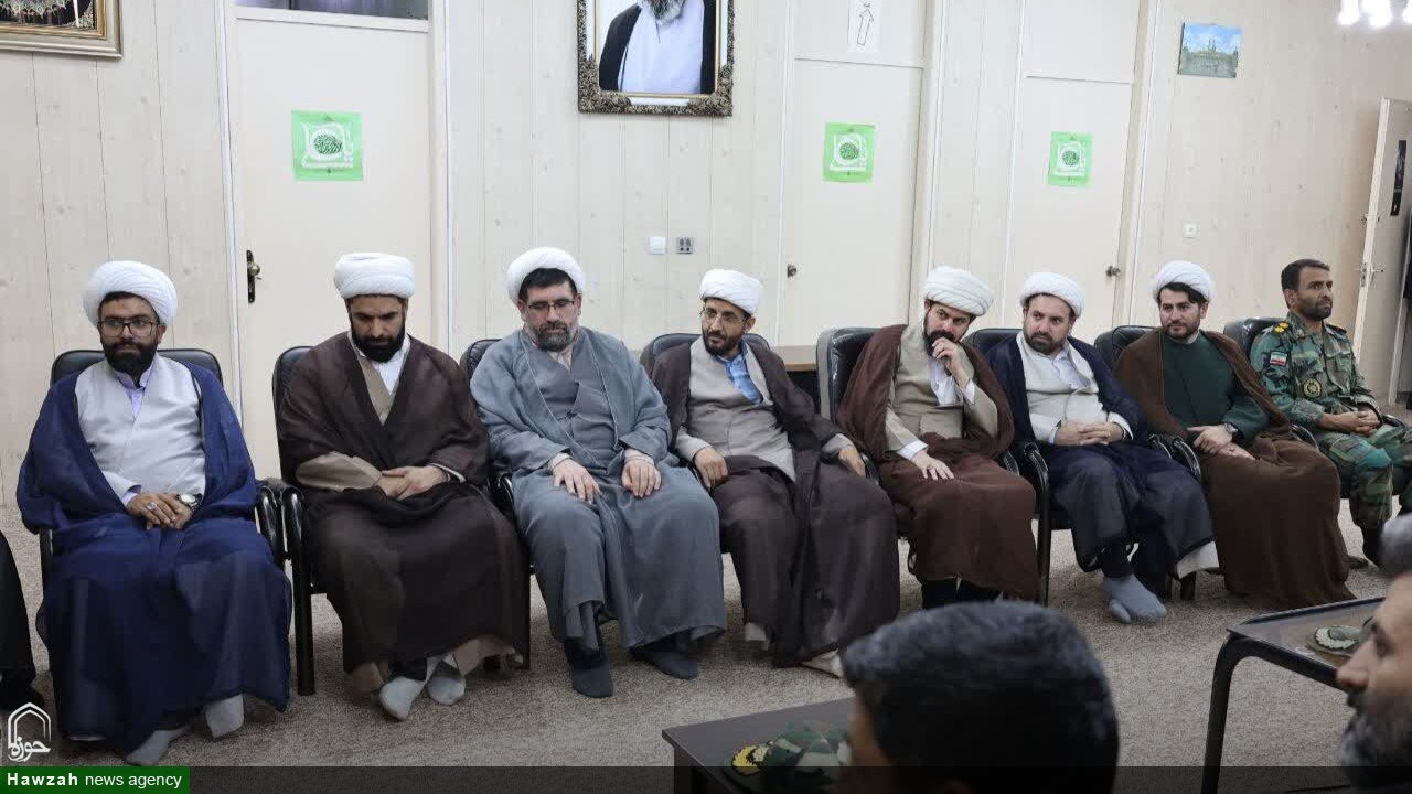 فرمانده قرارگاه منطقه‌ای نزاجا با آیت‌الله موسوی جزایری دیدار کرد