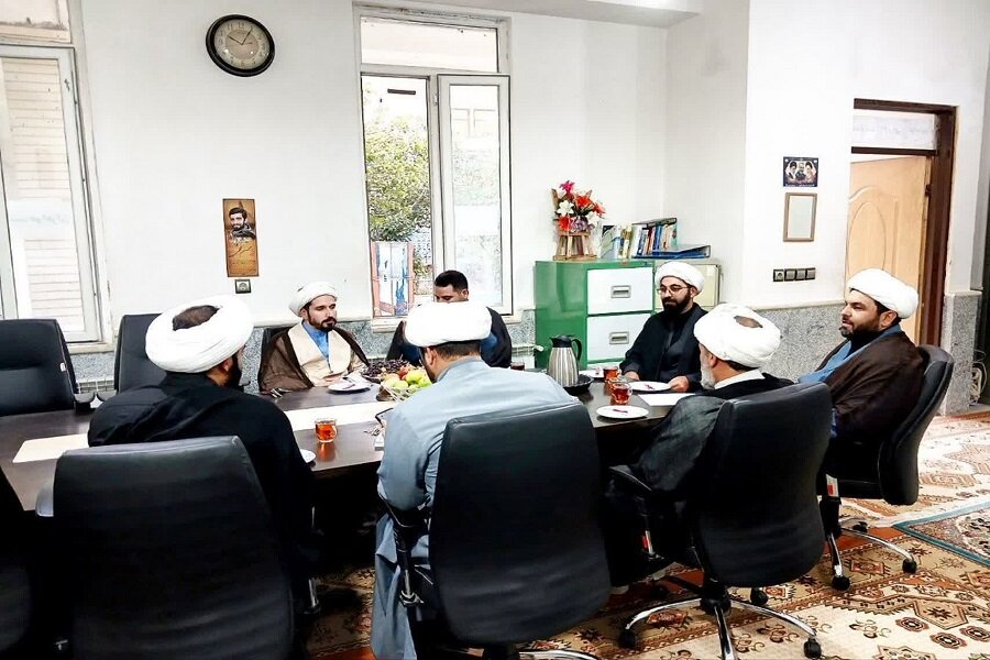 جلسه شورای آموزش مدرسه علمیه امام خمینی(ره) هرسین برگزار شد+عکس