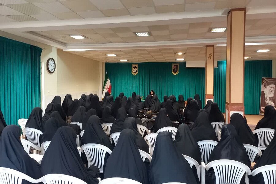 توازن میان آراستگی و حجاب هویت طلبگی را تقویت می‌کند+عکس