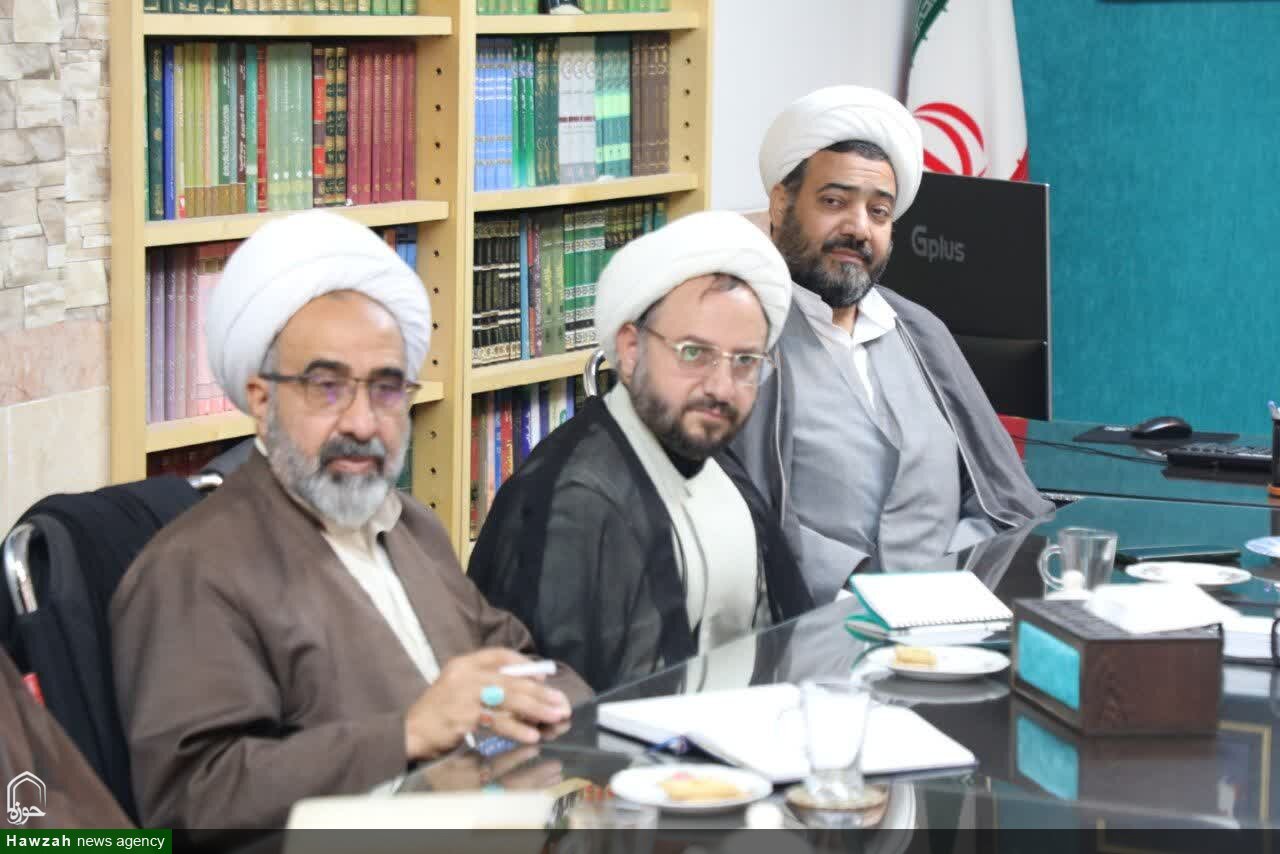 جلسه قرارگاه جنگ ترکیبی بلاغ مبین حوزه علمیه استان یزد