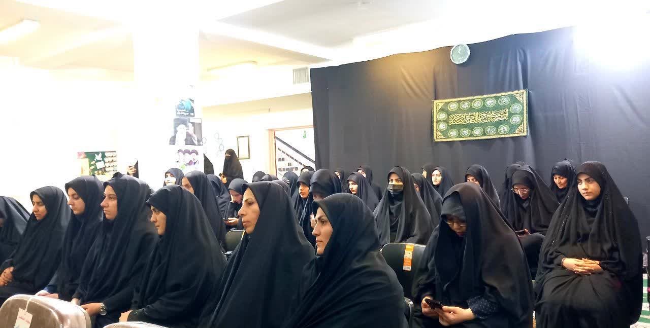 تحلیل استراتژیک تهدیدات دشمن و راهبرد پایداری در نشست تخصصی حوزه علمیه فاطمیه الیگودرز
