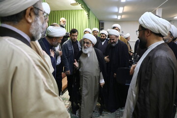 تصاویر/ بازدید آیت الله شب زنده‌دار از مرکز ملی پاسخگویی به سوالات دینی