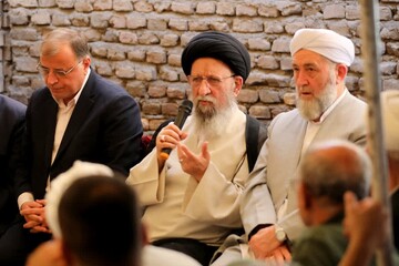 عالمان دینی با هدایت مردم، میراث‌دار رسالت انبیا هستند