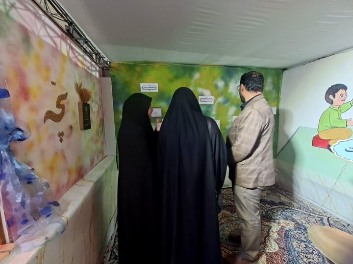 تصاویر/ غرفه «یک خانه، هزار لبخند» مدرسه علمیه نرجسیه سیرجان در سوگواره «کوچه‌های بنی‌هاشم»