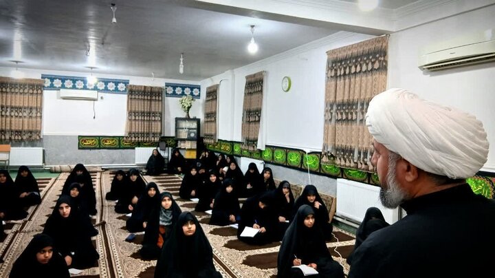 تصاویر/ نشست تخصصی باموضوع خانواده در مدرسه علمیه معصومیه فهرج