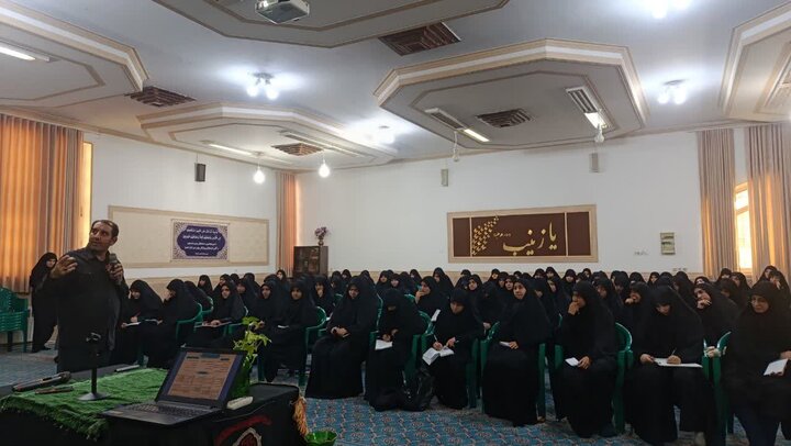 تصاویر/ کارگاه هفتگی مدرسه علمیه حضرت زینب(س) کرمان