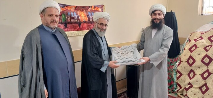 تصاویر / تجلیل امام جمعه نهاوند از روحانیون مستقر در روستاها