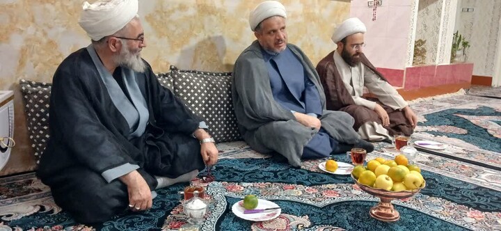 تصاویر / تجلیل امام جمعه نهاوند از روحانیون مستقر در روستاها