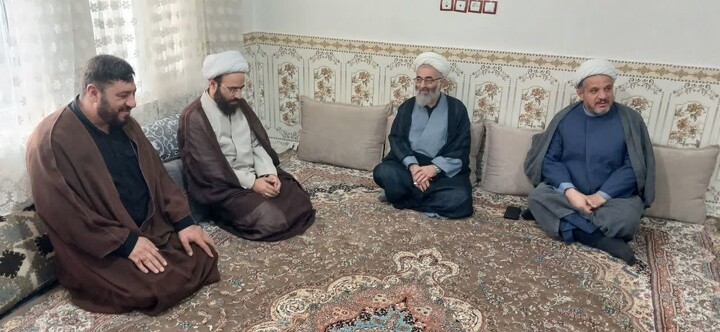 تصاویر / تجلیل امام جمعه نهاوند از روحانیون مستقر در روستاها