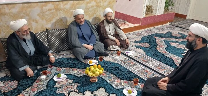 تصاویر / تجلیل امام جمعه نهاوند از روحانیون مستقر در روستاها