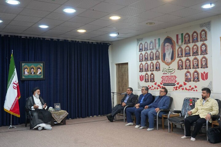 دیدار مدیران سازمان منطقه آزاد اروند با نماینده ولی فقیه در خوزستان