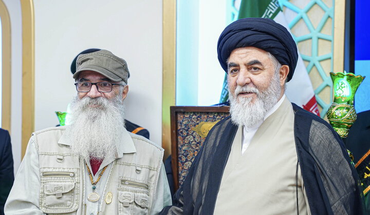 گزارش تصویری +هم‌نشینی هنرمندان و پیشکسوتان عکاسی با تولیت مسجد مقدس جمکران