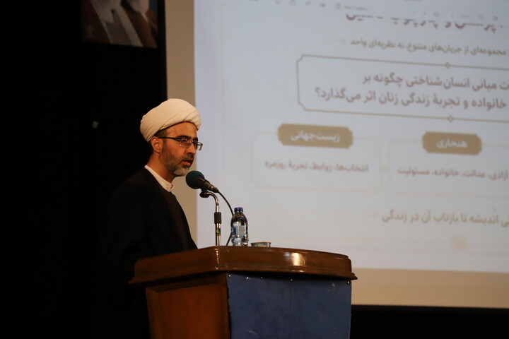 تصاویر / برگزاری همایش «زن تراز در گفتمان انقلاب اسلامی» در تبریز