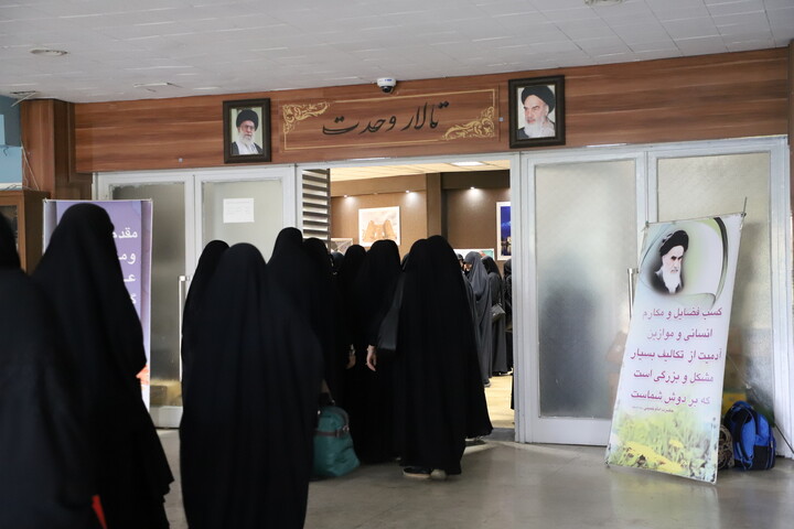 تصاویر / برگزاری همایش «زن تراز در گفتمان انقلاب اسلامی» در تبریز