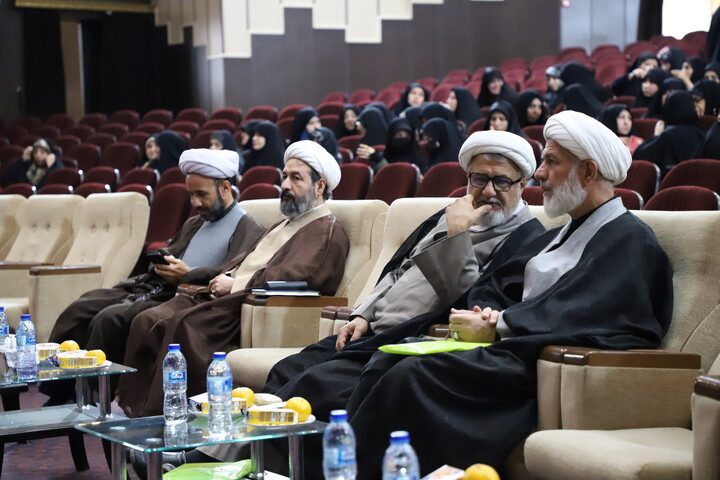 تصاویر / برگزاری همایش «زن تراز در گفتمان انقلاب اسلامی» در تبریز