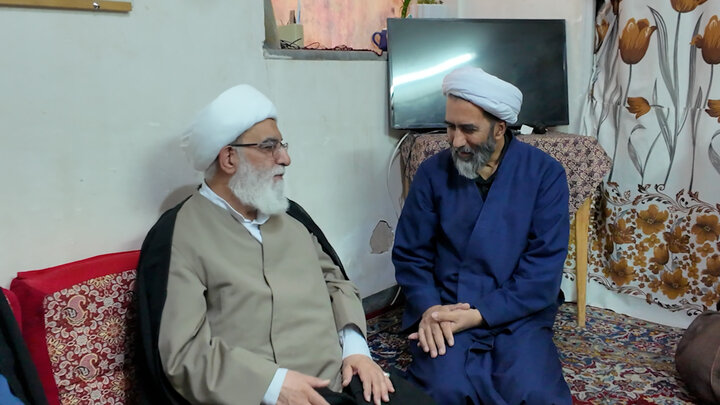 دیدار آیت‌الله شب زنده دار با خانواده شهیدان رسولی و حقانی
