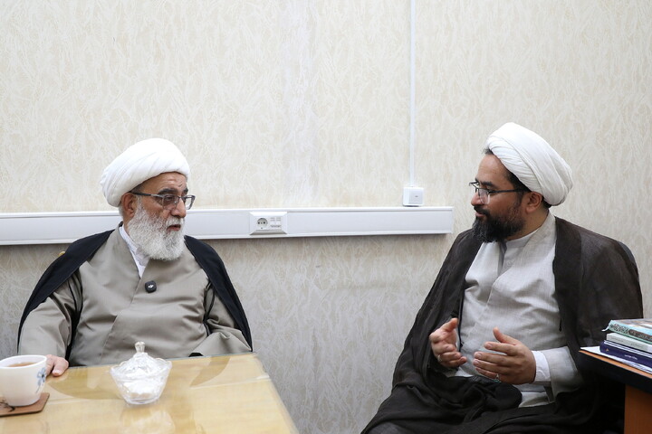 تصاویر/ بازدید آیت الله شب زنده ار از مرکز ملی پاسخگویی به سوالات دینی