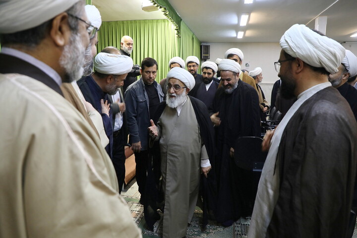 تصاویر/ بازدید آیت الله شب زنده ار از مرکز ملی پاسخگویی به سوالات دینی
