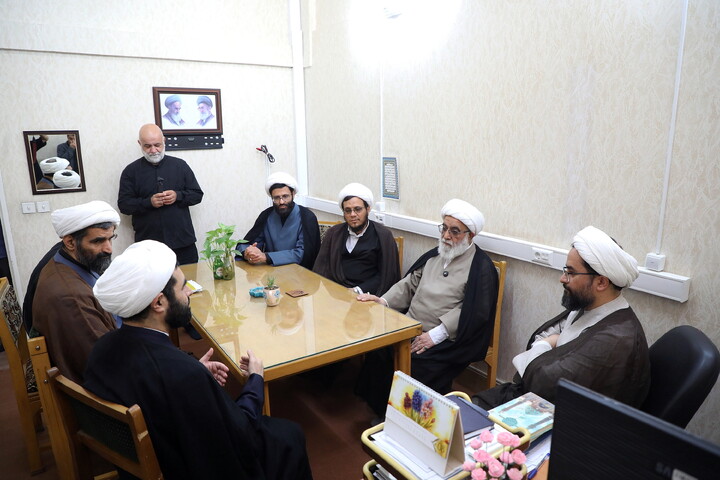 تصاویر/ بازدید آیت الله شب زنده ار از مرکز ملی پاسخگویی به سوالات دینی