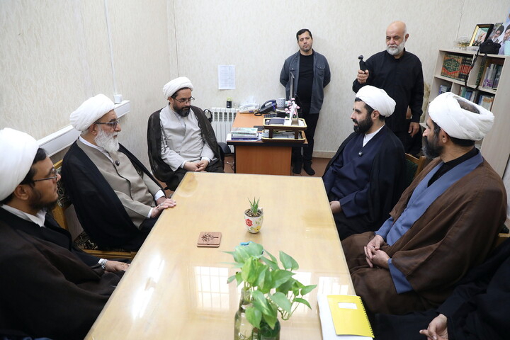تصاویر/ بازدید آیت الله شب زنده ار از مرکز ملی پاسخگویی به سوالات دینی