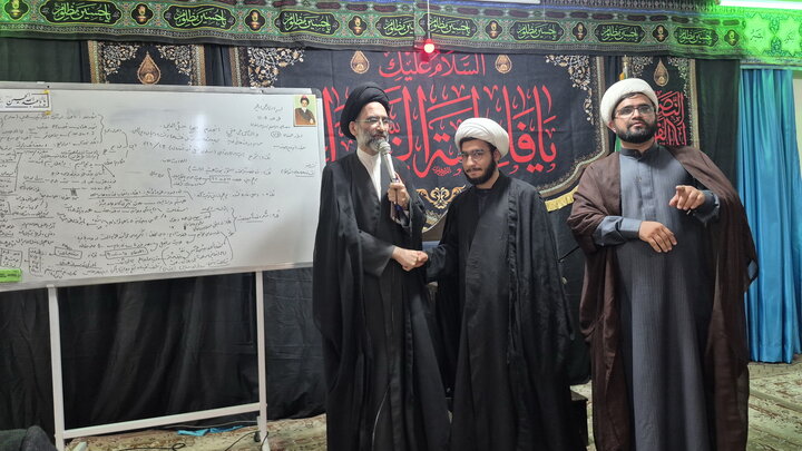 تصاویر/ درس اخلاق مدرسه علمیه دارالعلم اسلامی کاشان