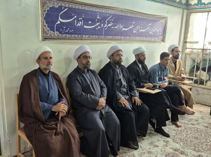 تصاویر/ درس اخلاق مدرسه علمیه دارالعلم اسلامی کاشان