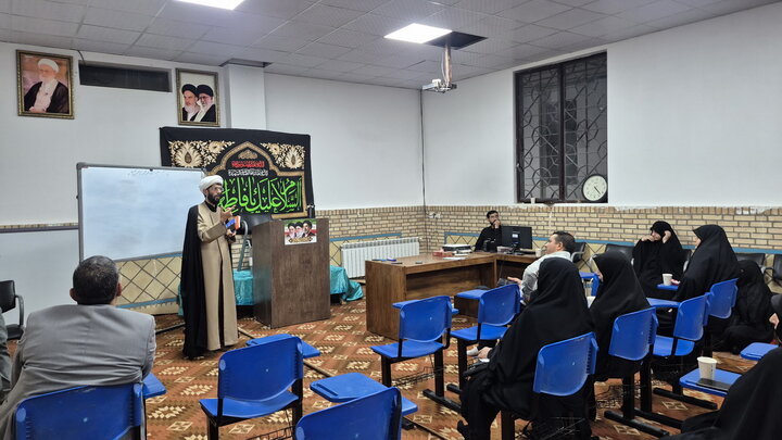 تصاویر/ نشست گفتمانی تشکیلاتی بعثت محله شهرستان کاشان