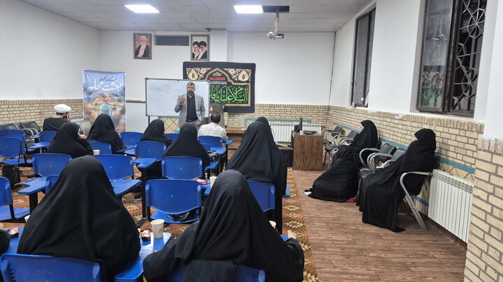 تصاویر/ نشست گفتمانی تشکیلاتی بعثت محله شهرستان کاشان