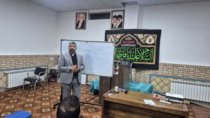 تصاویر/ نشست گفتمانی تشکیلاتی بعثت محله شهرستان کاشان