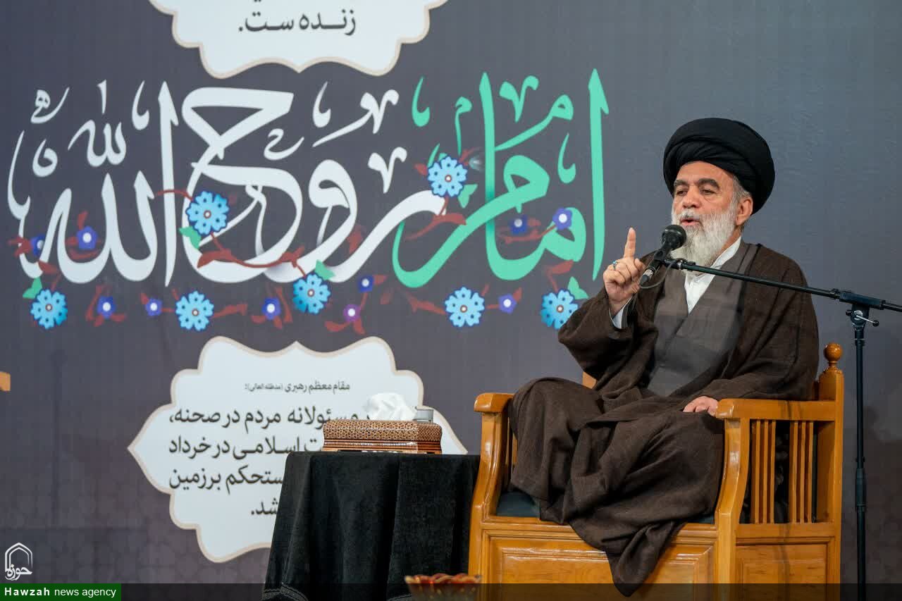 طلاب در تبیین معارف اهل‌بیت(ع) و انجام رسالت دینی پیشگام باشند