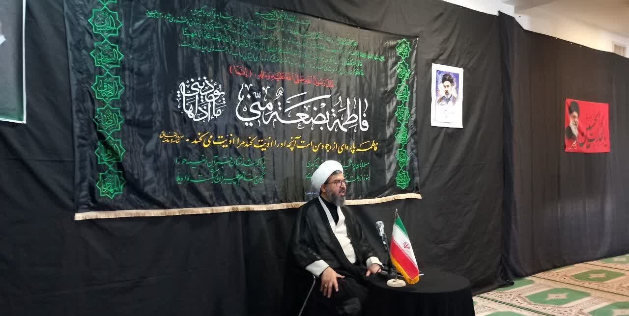 دشمن به دنبال نفوذ در جامعه است