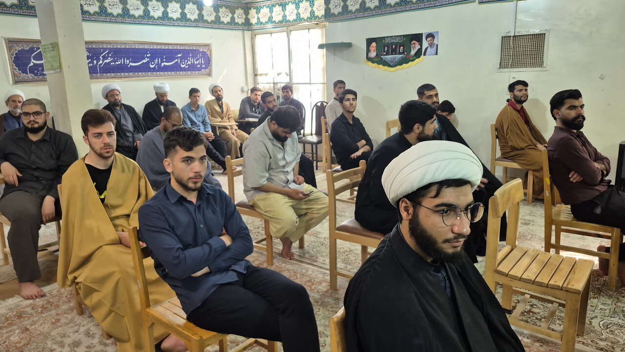 طلاب استمرار دهنده راه پیامبر و ائمه معصومین (ع) هستند