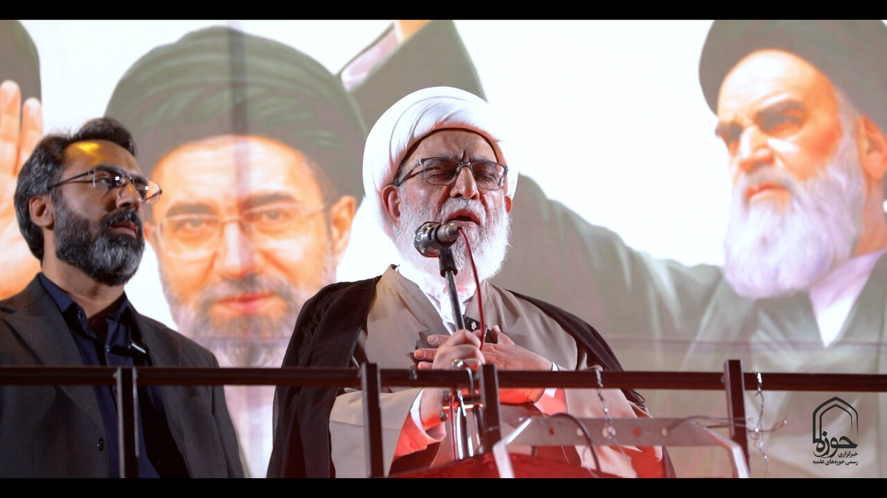 «روشنگری» رمز پیروزی بر دشمنان است / خواست مردم برای گرفتن تقاص خون رهبر شهید