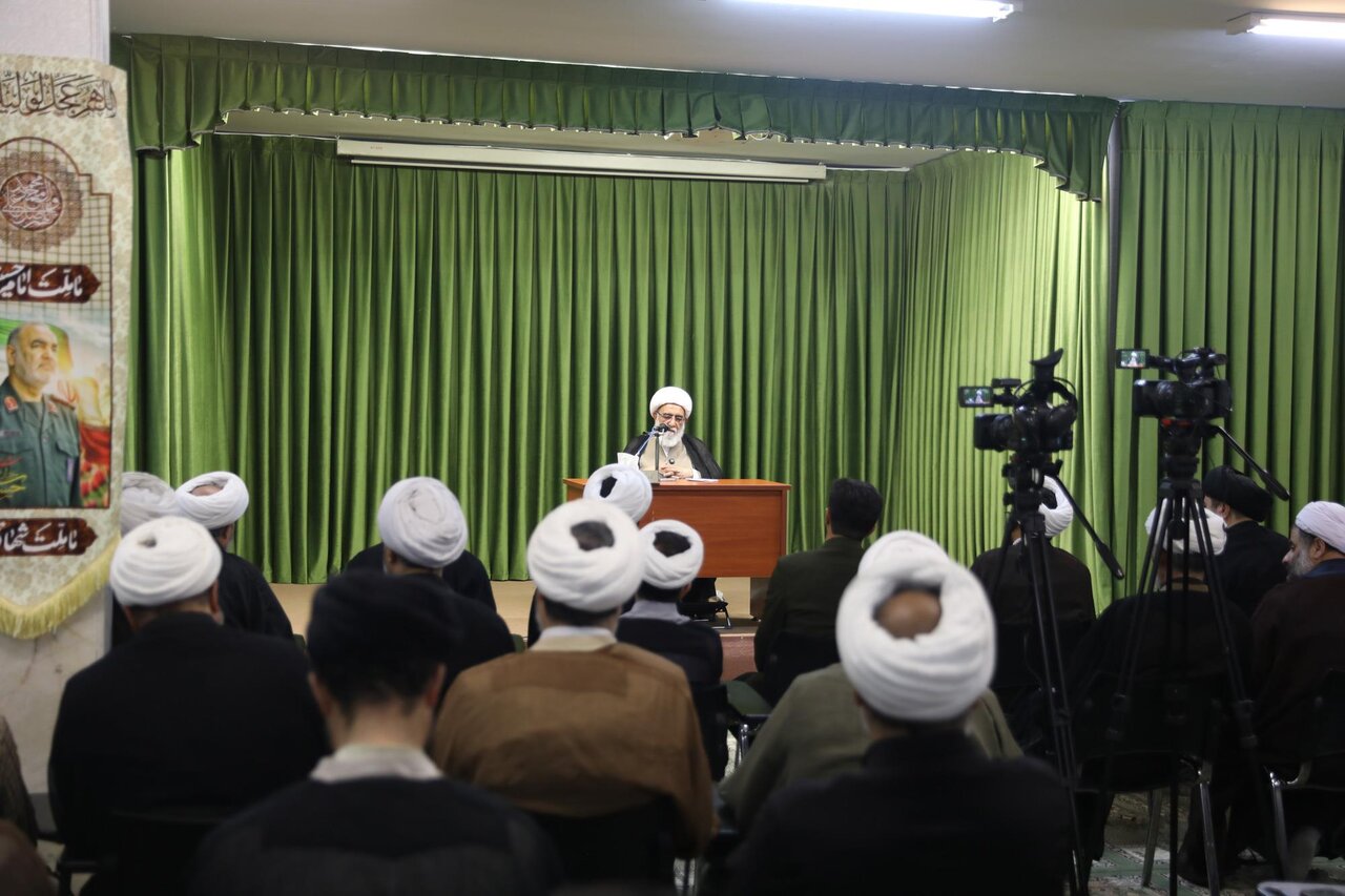 الزامات پاسخگویی دینی و مأموریتهای مبلغان در صیانت از اعتقادات مردم / پاسخ دینی نباید بر پایههای سست بنا شود